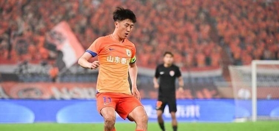 球队意外战胜豪门，引发舆论热议