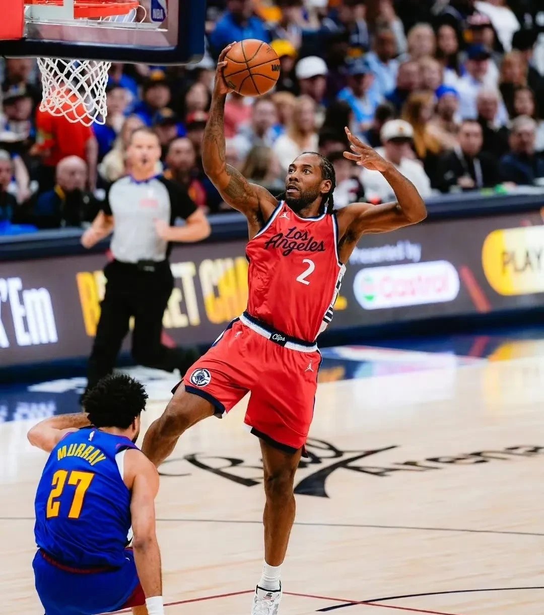 aoa体育教练-关于快船力克独行侠，莱昂纳德独得30分的信息