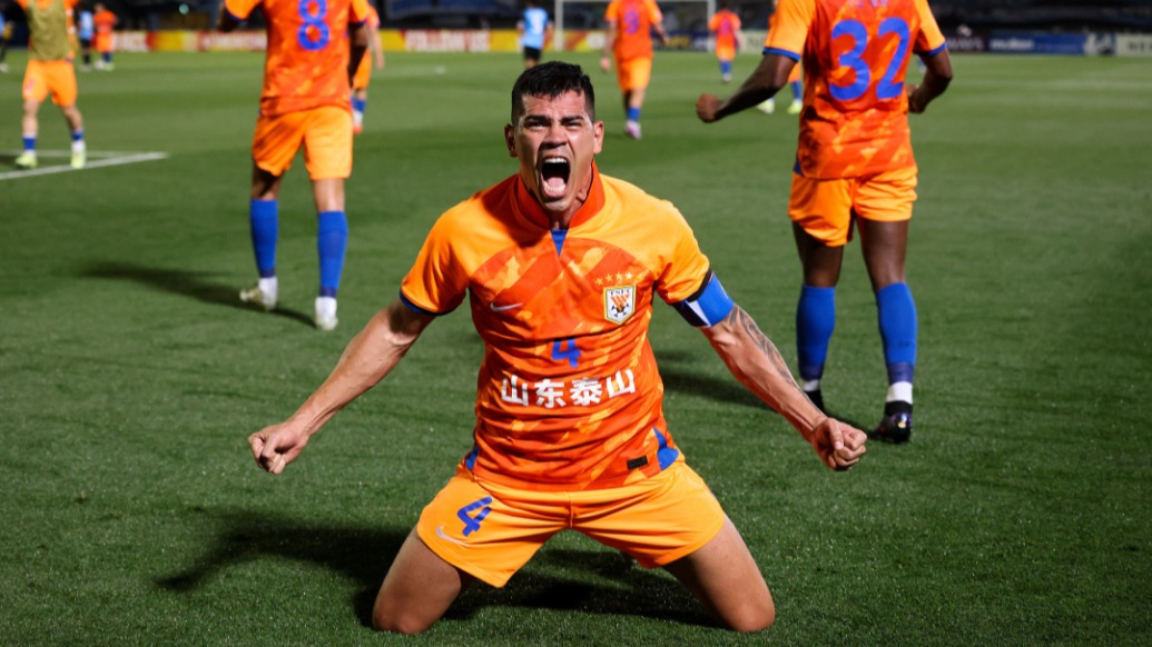 aoa体育教练-包含青岛波克宁主场击败山东鲁能，上升一档的词条