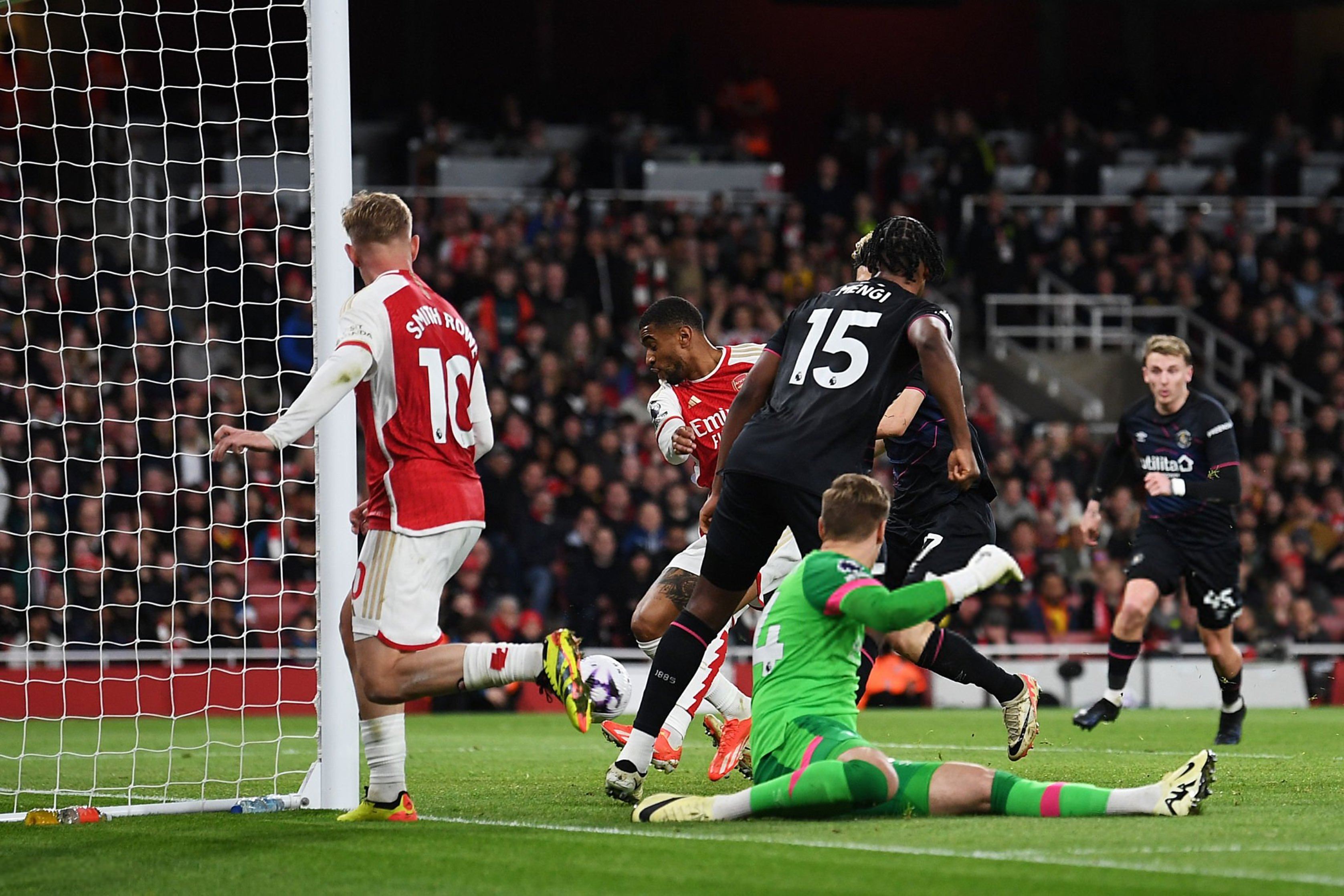 aoa体育培训-球队积极备战，迎接重要挑战