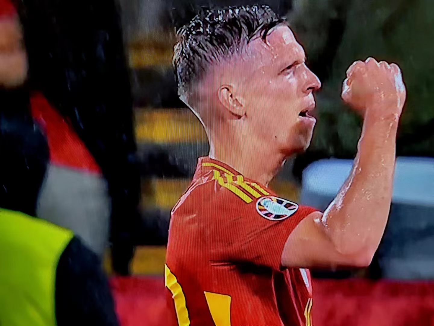 aoa体育活动-瓦伦西亚拒绝输球，大胜对手